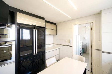 Apartamento para alugar com 215m², 4 quartos e 4 vagasCozinha