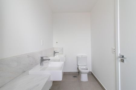 Apartamento à venda com 138m², 3 quartos e 3 vagasBanheiro da Suíte 1