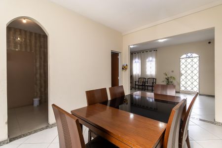 Casa à venda com 420m², 5 quartos e 8 vagasCopa