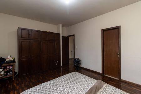 Casa à venda com 420m², 5 quartos e 8 vagasQuarto 4