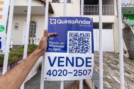 Casa à venda com 420m², 5 quartos e 8 vagasPlaca QuintoAndar JJWL-30