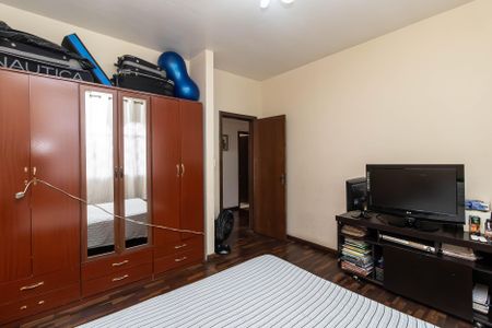 Casa à venda com 420m², 5 quartos e 8 vagasQuarto 3