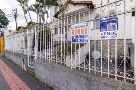 Casa à venda com 420m², 5 quartos e 8 vagasPlaca QuintoAndar JJWL-30