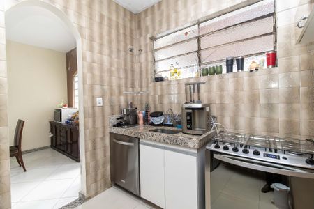 Casa à venda com 420m², 5 quartos e 8 vagasCozinha