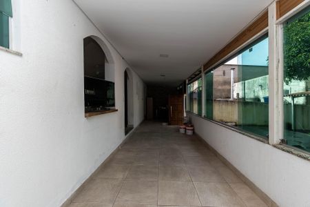 Casa à venda com 420m², 5 quartos e 8 vagasVaranda - Casa 2