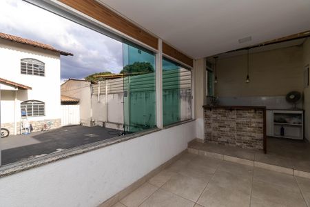 Casa à venda com 420m², 5 quartos e 8 vagasVaranda - Casa 2