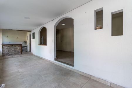 Casa à venda com 420m², 5 quartos e 8 vagasVaranda - Casa 2