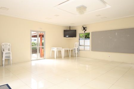 Apartamento para alugar com 48m², 2 quartos e 1 vagaÁrea comum - Salão de festas