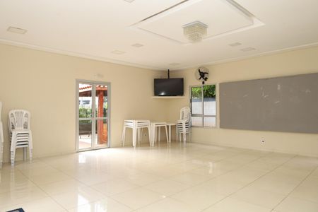 Apartamento para alugar com 48m², 2 quartos e 1 vagaÁrea comum - Salão de festas