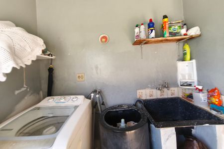 Casa à venda com 110m², 2 quartos e 6 vagasÁrea de Serviço