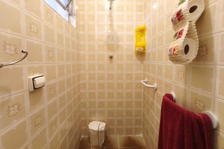 Casa à venda com 110m², 2 quartos e 6 vagasBanheiro 