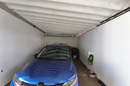 Casa à venda com 110m², 2 quartos e 6 vagasQuintal - Garagem