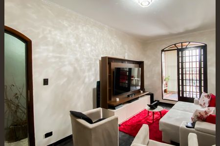 Casa à venda com 145m², 3 quartos e 2 vagasSala