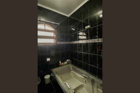 Casa à venda com 145m², 3 quartos e 2 vagasBanheiro 