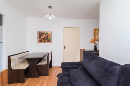 Sala de apartamento para alugar com 2 quartos, 49m² em Cidade Líder, São Paulo