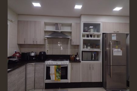 Casa de condomínio para alugar com 240m², 4 quartos e 4 vagasCozinha