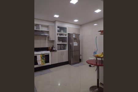 Casa de condomínio para alugar com 240m², 4 quartos e 4 vagasCozinha