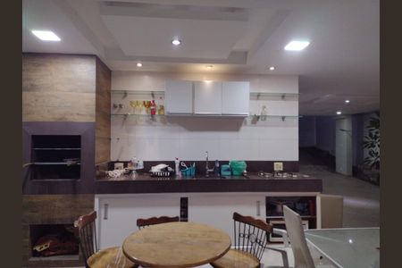 Casa de condomínio para alugar com 240m², 4 quartos e 4 vagasEspaço Gourmet