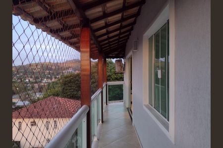Casa de condomínio para alugar com 240m², 4 quartos e 4 vagasVaranda