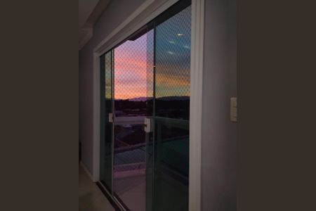 Casa de condomínio para alugar com 240m², 4 quartos e 4 vagasVaranda