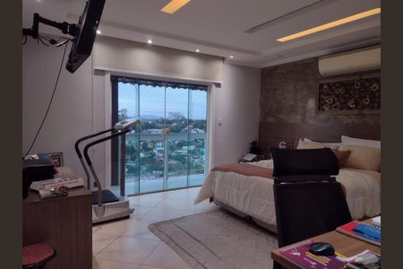 Casa de condomínio para alugar com 240m², 4 quartos e 4 vagasQuarto