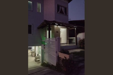 Casa de condomínio para alugar com 240m², 4 quartos e 4 vagasFachada