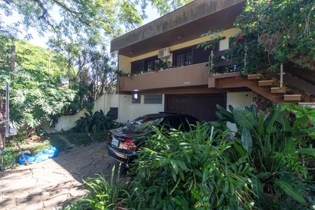 Casa para alugar com 320m², 4 quartos e 2 vagasFachada