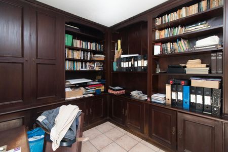 Casa para alugar com 320m², 4 quartos e 2 vagasEscritório