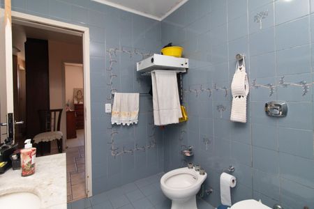 Casa para alugar com 320m², 4 quartos e 2 vagasBanheiro Social