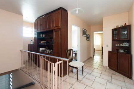 Casa para alugar com 320m², 4 quartos e 2 vagasCorredor