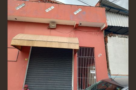 Casa para alugar com 35m², 1 quarto e sem vagaFachada e portão