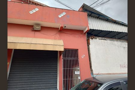 Casa para alugar com 35m², 1 quarto e sem vagaFachada e portão