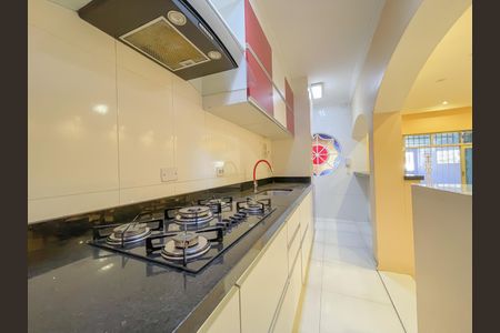 Casa à venda com 200m², 2 quartos e 2 vagasCozinha