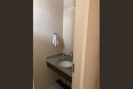 Casa de condomínio para alugar com 170m², 3 quartos e 3 vagas Casa de condomínio para alugar com 170m², 3 quartos e 3 vagasBanheiro