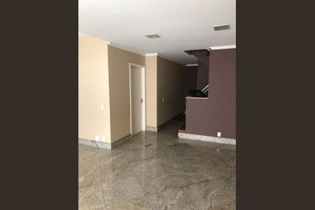 Casa de condomínio para alugar com 170m², 3 quartos e 3 vagas Casa de condomínio para alugar com 170m², 3 quartos e 3 vagasÁrea externa