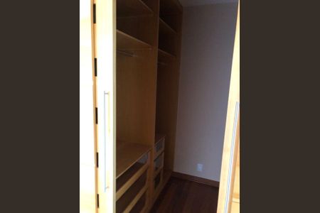 Casa de condomínio para alugar com 170m², 3 quartos e 3 vagas Casa de condomínio para alugar com 170m², 3 quartos e 3 vagasQuarto