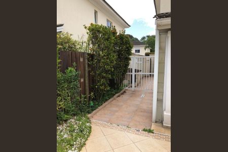 Casa de condomínio para alugar com 170m², 3 quartos e 3 vagas Casa de condomínio para alugar com 170m², 3 quartos e 3 vagasÁrea externa