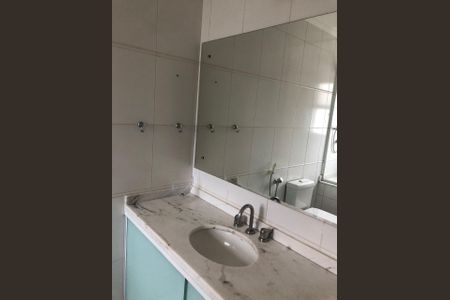 Casa de condomínio para alugar com 170m², 3 quartos e 3 vagas Casa de condomínio para alugar com 170m², 3 quartos e 3 vagasBanheiro