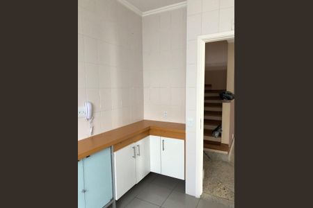 Casa de condomínio para alugar com 170m², 3 quartos e 3 vagas Casa de condomínio para alugar com 170m², 3 quartos e 3 vagasCozinha