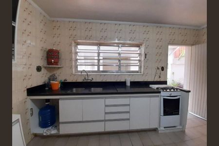 Casa à venda com 4 quartos, 185m² em Jardim Rizzo, São Paulo