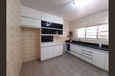 Casa à venda com 4 quartos, 185m² em Jardim Rizzo, São Paulo