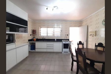 Casa à venda com 4 quartos, 185m² em Jardim Rizzo, São Paulo