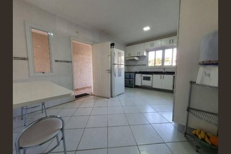 Casa à venda com 3 quartos, 206m² em Vila Morse, São Paulo