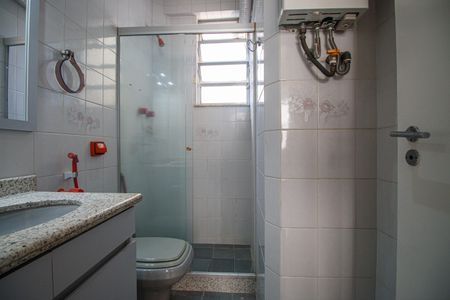 Banheiro de apartamento à venda com 1 quarto, 47m² em Maracanã, Rio de Janeiro