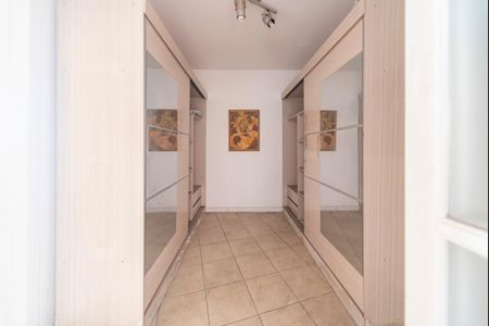 Casa à venda com 340m², 5 quartos e 7 vagasCloset do Quarto 5