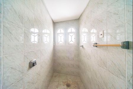 Casa à venda com 340m², 5 quartos e 7 vagasBanheiro da Sauna