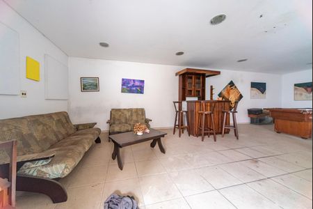 Casa à venda com 340m², 5 quartos e 7 vagasSala de Jogos