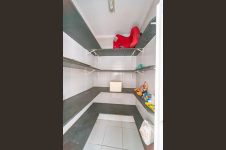 Casa à venda com 340m², 5 quartos e 7 vagasDespensa