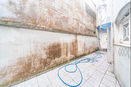 Casa à venda com 340m², 5 quartos e 7 vagasCorredor Externo 