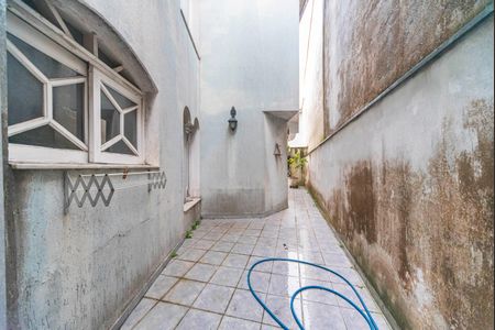 Casa à venda com 340m², 5 quartos e 7 vagasCorredor Externo 